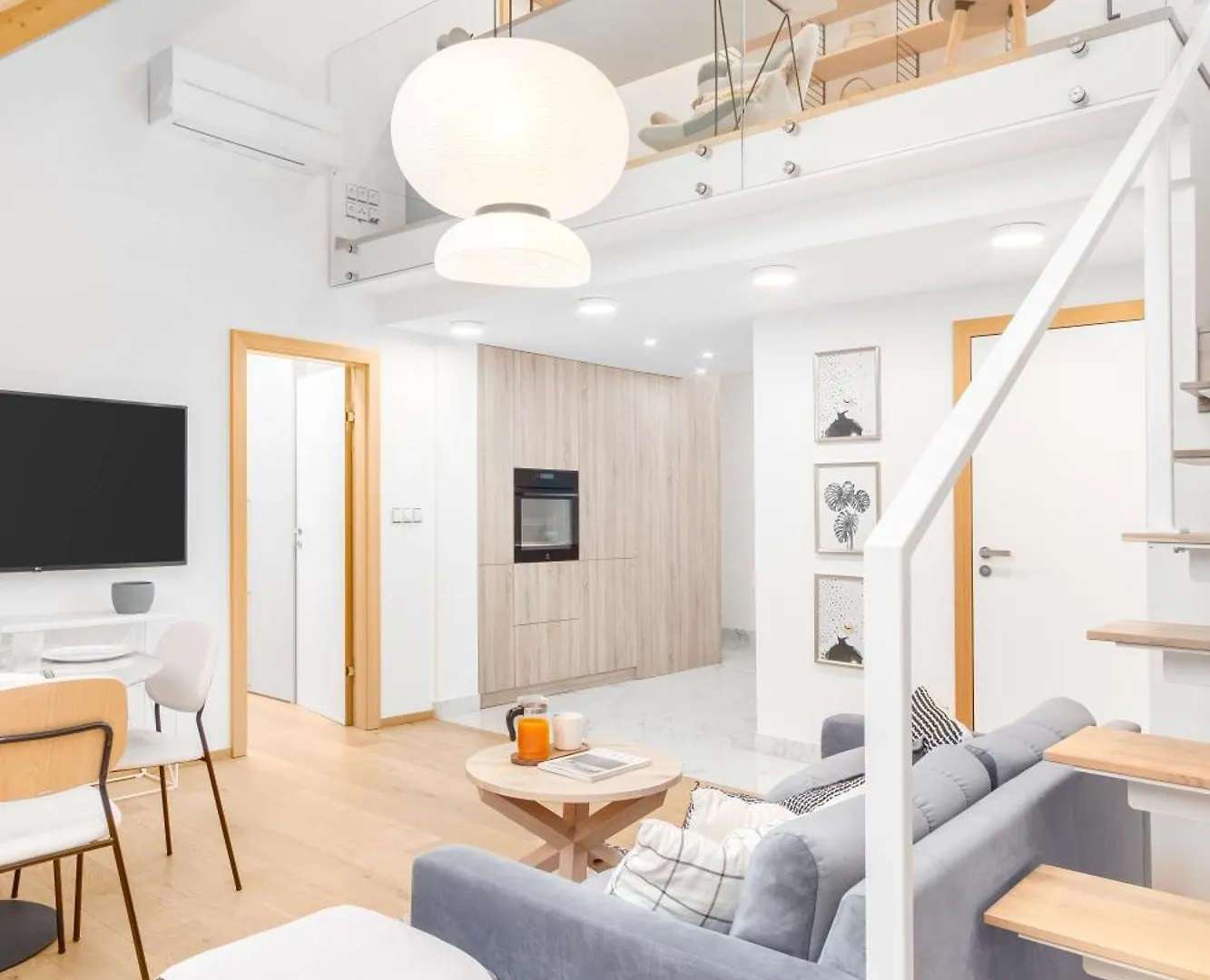Prague Days - Maisonette Apt - Trendy Area Чехия